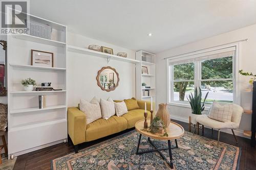 273 Colborne Street, Centre Wellington (Elora/Salem), ON - Indoor Photo Showing Living Room