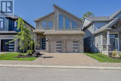 5 - 1061 EAGLETRACE DRIVE  London North (North S), ON N6G 0T3
