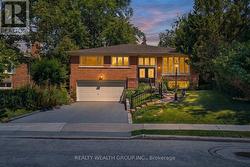 10 DERWENT COURT Toronto, ON M2M 2C3