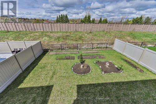 B 2 - 108 Pine Hill Crescent E, Aurora, ON - Outdoor With Backyard