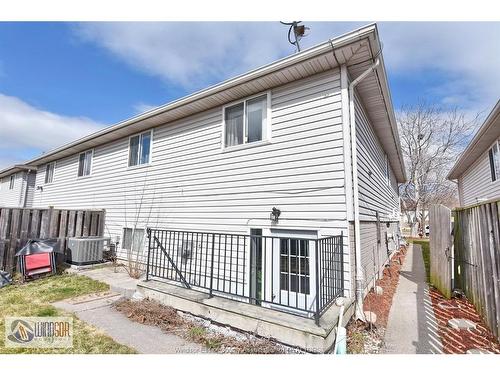 Upper-1003 Silverdale, Windsor, ON 