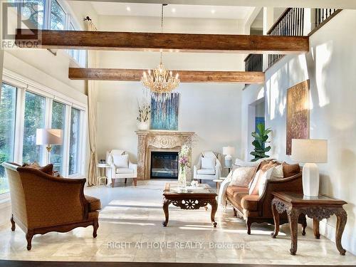 471 Country Club Crescent, Mississauga, ON - Indoor Photo Showing Living Room With Fireplace