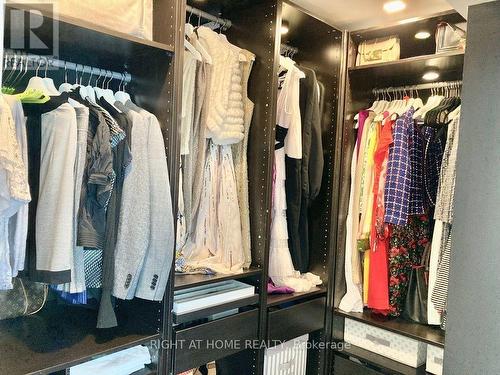 471 Country Club Crescent, Mississauga, ON - Indoor With Storage