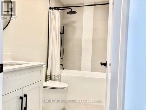 471 Country Club Crescent, Mississauga, ON - Indoor Photo Showing Bathroom