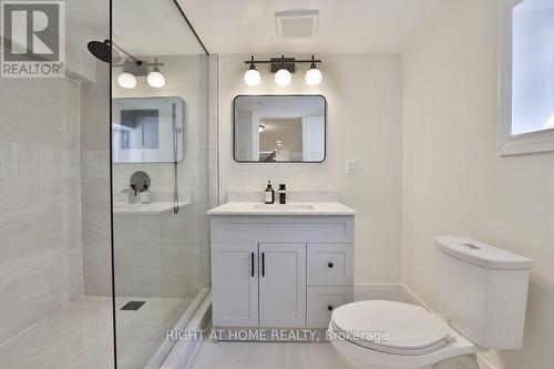471 Country Club Crescent, Mississauga, ON - Indoor Photo Showing Bathroom