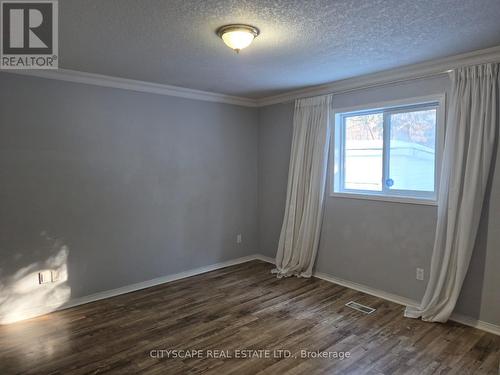 Primary bedroom - 60 Castlewood Place, Cambridge, ON - Indoor Photo Showing Other Room