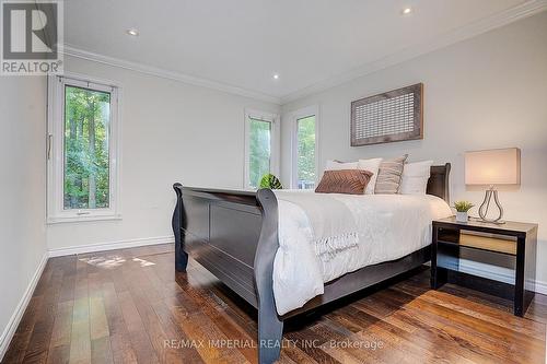 5337 Champlain Trail, Mississauga, ON - Indoor Photo Showing Bedroom