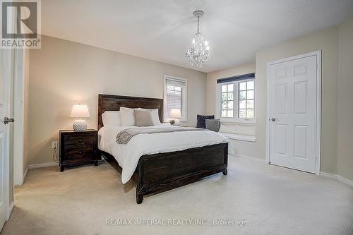 5337 Champlain Trail, Mississauga, ON - Indoor Photo Showing Bedroom