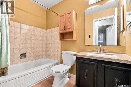 1718 Mckercher Drive, Saskatoon, SK - Indoor Photo Showing Bathroom