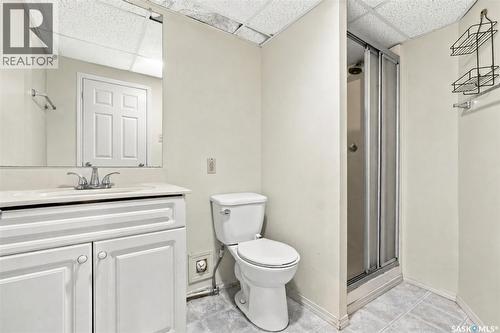 1718 Mckercher Drive, Saskatoon, SK - Indoor Photo Showing Bathroom