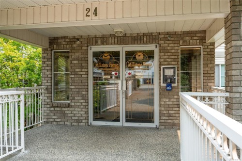 #206-24 Prideaux St, Nanaimo, BC - Outdoor