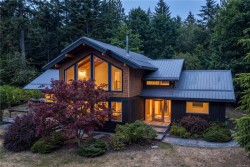1918 Chelsea Rd  Courtenay, BC V9J 1V7