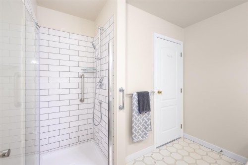 #403-275 First St, Duncan, BC - Indoor Photo Showing Bathroom