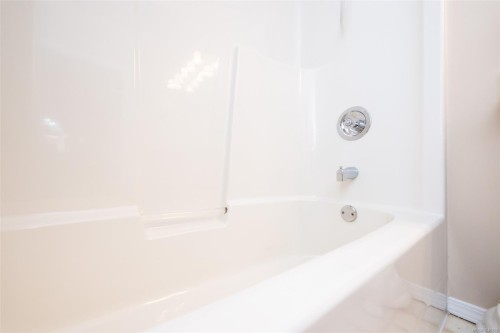 #403-275 First St, Duncan, BC - Indoor Photo Showing Bathroom