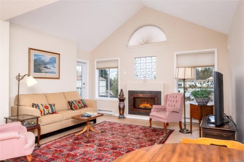 #403-275 First St, Duncan, BC - Indoor Photo Showing Living Room With Fireplace