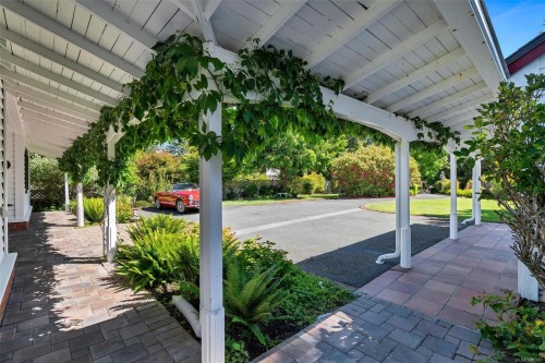 330 Plaskett Pl, Esquimalt, BC 
