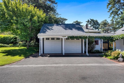 330 Plaskett Pl, Esquimalt, BC 