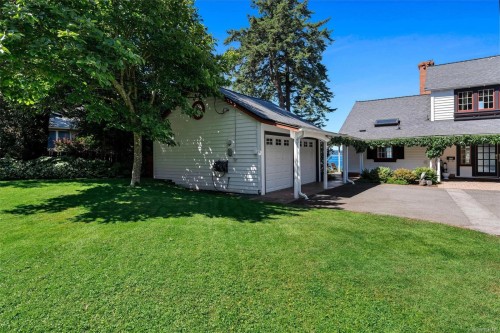 330 Plaskett Pl, Esquimalt, BC 