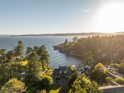 330 Plaskett Pl, Esquimalt, BC 