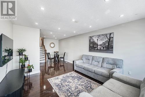 3669 Corliss Crescent, Mississauga, ON - Indoor Photo Showing Living Room