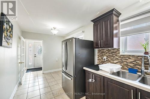 3669 Corliss Crescent, Mississauga, ON - Indoor Photo Showing Kitchen With Double Sink