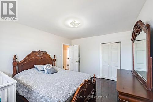 3669 Corliss Crescent, Mississauga, ON - Indoor Photo Showing Bedroom