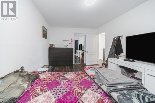 7582 Discus Crescent, Mississauga, ON - Indoor Photo Showing Bedroom