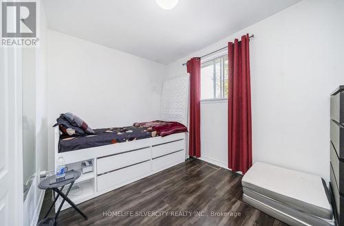 7582 Discus Crescent, Mississauga, ON - Indoor Photo Showing Bedroom