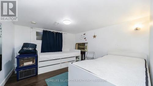 7582 Discus Crescent, Mississauga, ON - Indoor Photo Showing Bedroom
