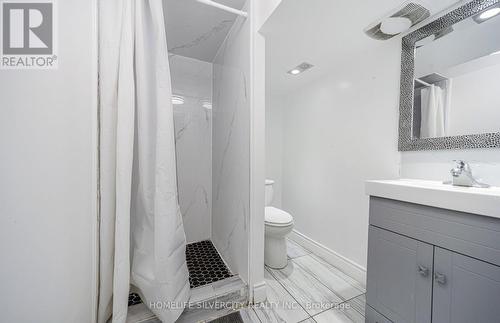 7582 Discus Crescent, Mississauga, ON - Indoor Photo Showing Bathroom