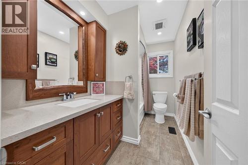 8399 Dickenson Road E, Mount Hope, ON - Indoor Photo Showing Bathroom