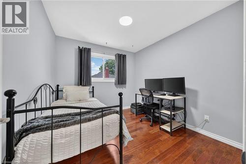 8399 Dickenson Road E, Mount Hope, ON - Indoor Photo Showing Bedroom