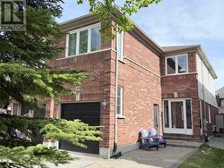 434 HEDDLE CRESCENT  Newmarket, ON L3X 2J2