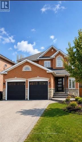 33 HILLPATH CRESCENT  Brampton, ON L6Z 4T7