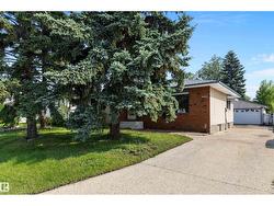 3511 73 ST NW  Edmonton, AB T6K 0M2