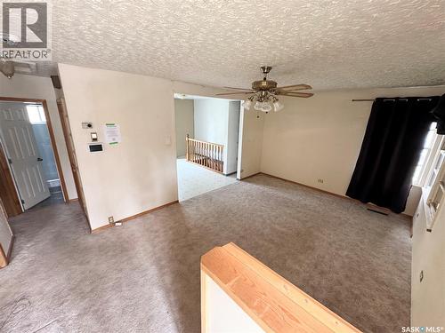4006 4Th Avenue, Regina, SK - Indoor Photo Showing Other Room