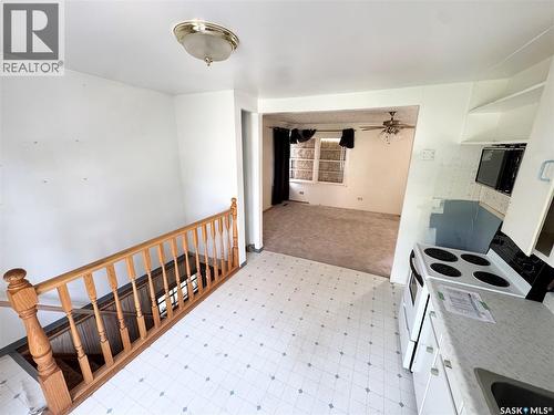 4006 4Th Avenue, Regina, SK - Indoor Photo Showing Other Room