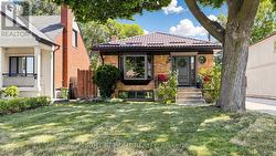 87 RIVERDALE DRIVE Toronto, ON M9V 2T8