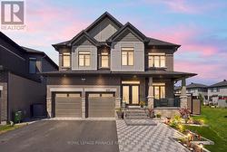 921 BECKTON HEIGHTS  Ottawa, ON K2S 2X5