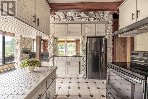 264 Macintyre Rd, Sault Ste. Marie, ON - Indoor Photo Showing Kitchen