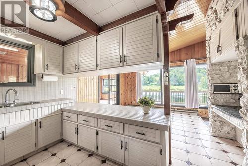264 Macintyre Rd, Sault Ste. Marie, ON - Indoor Photo Showing Kitchen