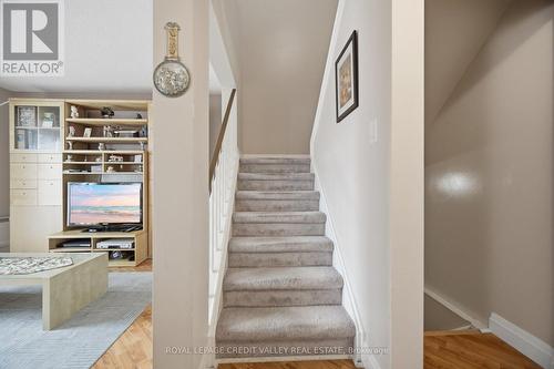 10 Gladstone Square, Brampton, ON - Indoor Photo Showing Other Room