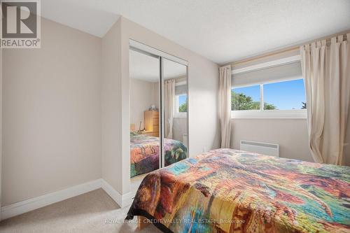 10 Gladstone Square, Brampton, ON - Indoor Photo Showing Bedroom