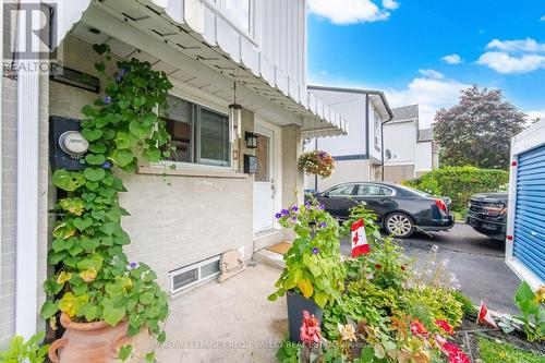 10 Gladstone Square, Brampton, ON - Outdoor