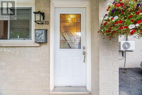10 Gladstone Square, Brampton, ON - Outdoor With Exterior