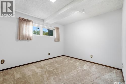 39 Hayes Crescent, Regina, SK - Indoor Photo Showing Other Room
