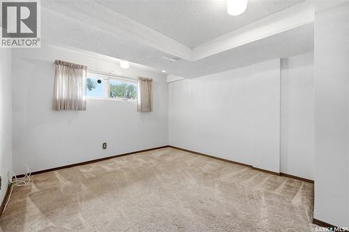 39 Hayes Crescent, Regina, SK - Indoor Photo Showing Other Room