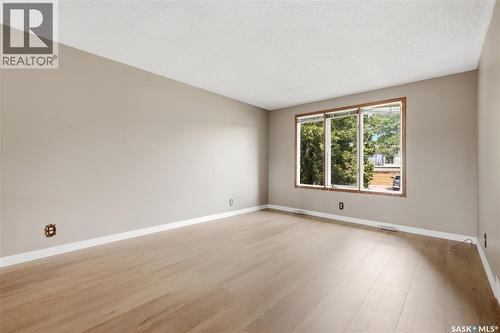 39 Hayes Crescent, Regina, SK - Indoor Photo Showing Other Room