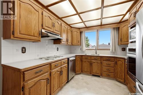39 Hayes Crescent, Regina, SK - Indoor Photo Showing Kitchen With Double Sink