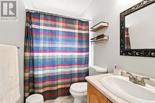 Apt Bath - 20 Lidstone Crescent, Mount Pearl, NL - Indoor Photo Showing Bathroom